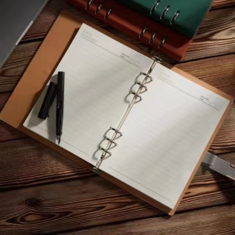 دفترچه یادداشت چاپی شرکتی 14.3cm x 21.5cm دفترچه یادداشت چاپ سفارشی A5